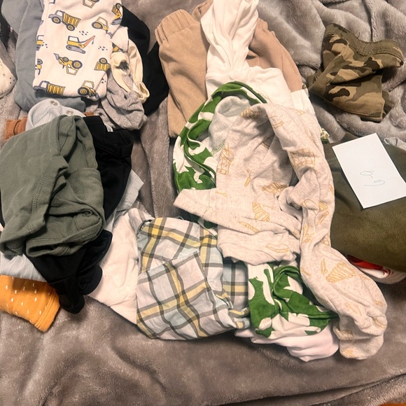 Assorted Baby Clothes Bundle - Picture 3 of 4